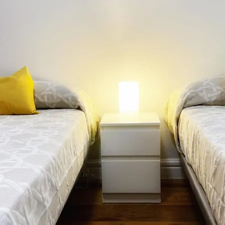 Centrica Y Amplia Vivienda Turistica Con Wifi بلباو