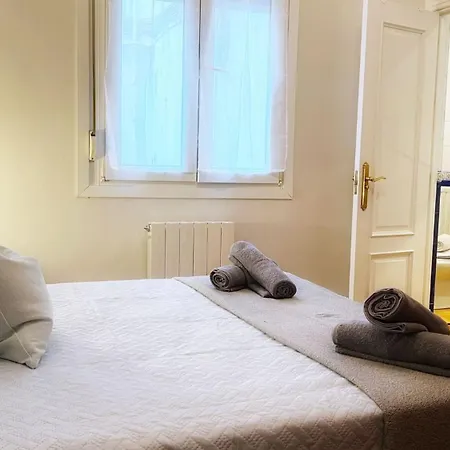Centrica Y Amplia Vivienda Turistica Con Wifi Appartamento *
