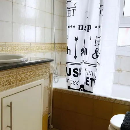 Centrica Y Amplia Vivienda Turistica Con Wifi Apartamento